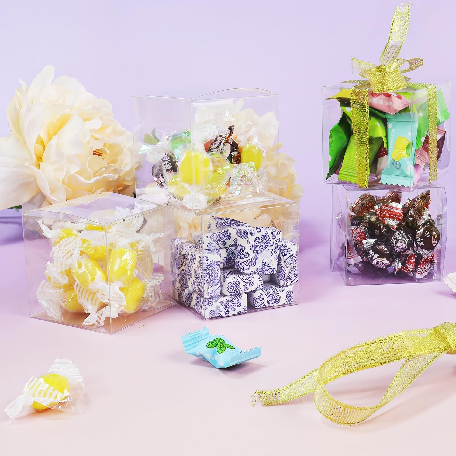 Marchio Bianco Scatoline Trasparenti per Confetti 2x2x2 Pollici con Fiocco, 50 Pezzi con Logo Personalizzato dal Produttore