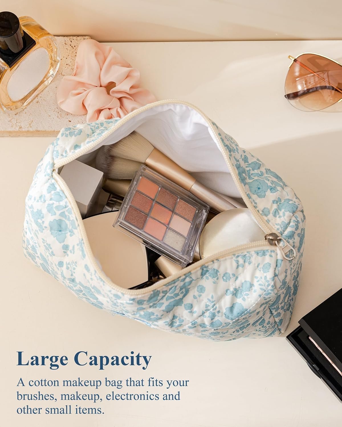 Logo Personalizzato Borsa Trucco Trapuntata Iniziale in Cotone Grande da Viaggio Floreale Coquette Marchio Bianco Borsa Cosmetici Pochette Toilette per Donne Ragazze Taglia S Produttore