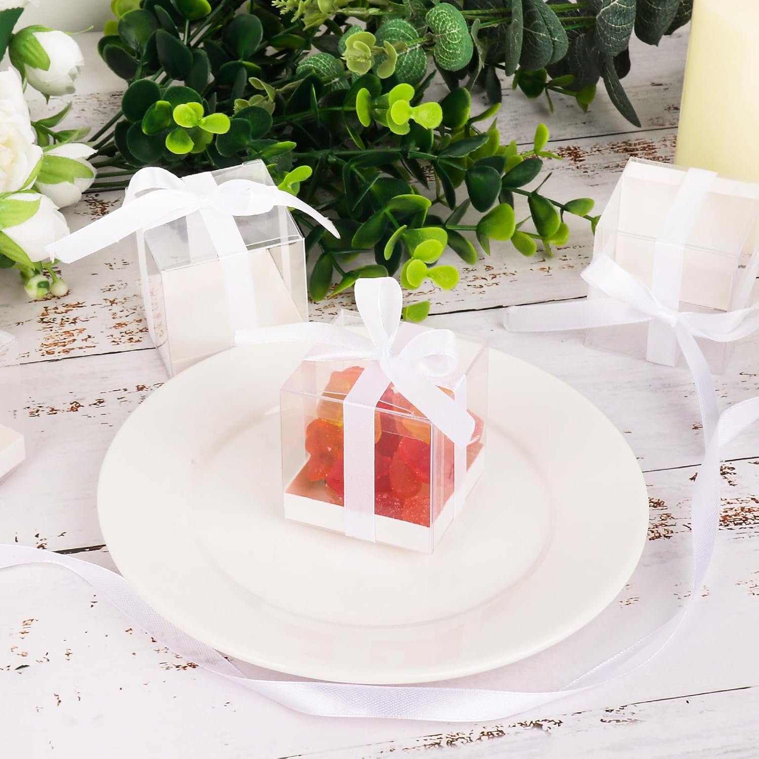 Fornitore Scatoline Bomboniere Trasparenti 2x2x2 Pollici con Nastri Bianchi Confezione da 50 Mini Plastica per Matrimonio Compleanno Baby Shower Logo Personalizzato Marchio Bianco