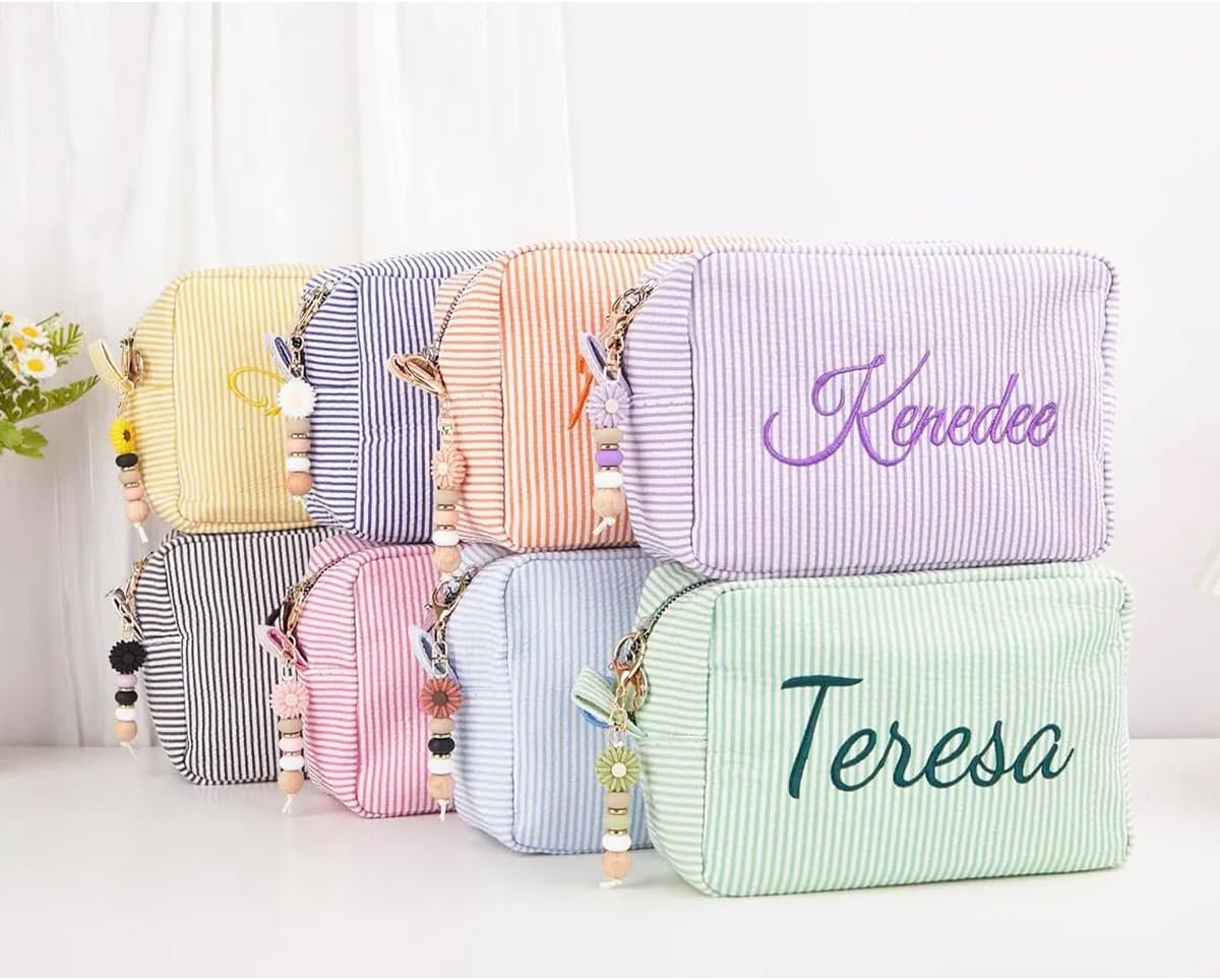 Produttore Borse Cosmetiche Personalizzate con Logo Personalizzato e Nome Carine in Seersucker per Donne e Ragazze Borsa Viaggio Damigella Organizer Astuccio Motivo Carino Abbinabile Borse da Viaggio Marchio Bianco