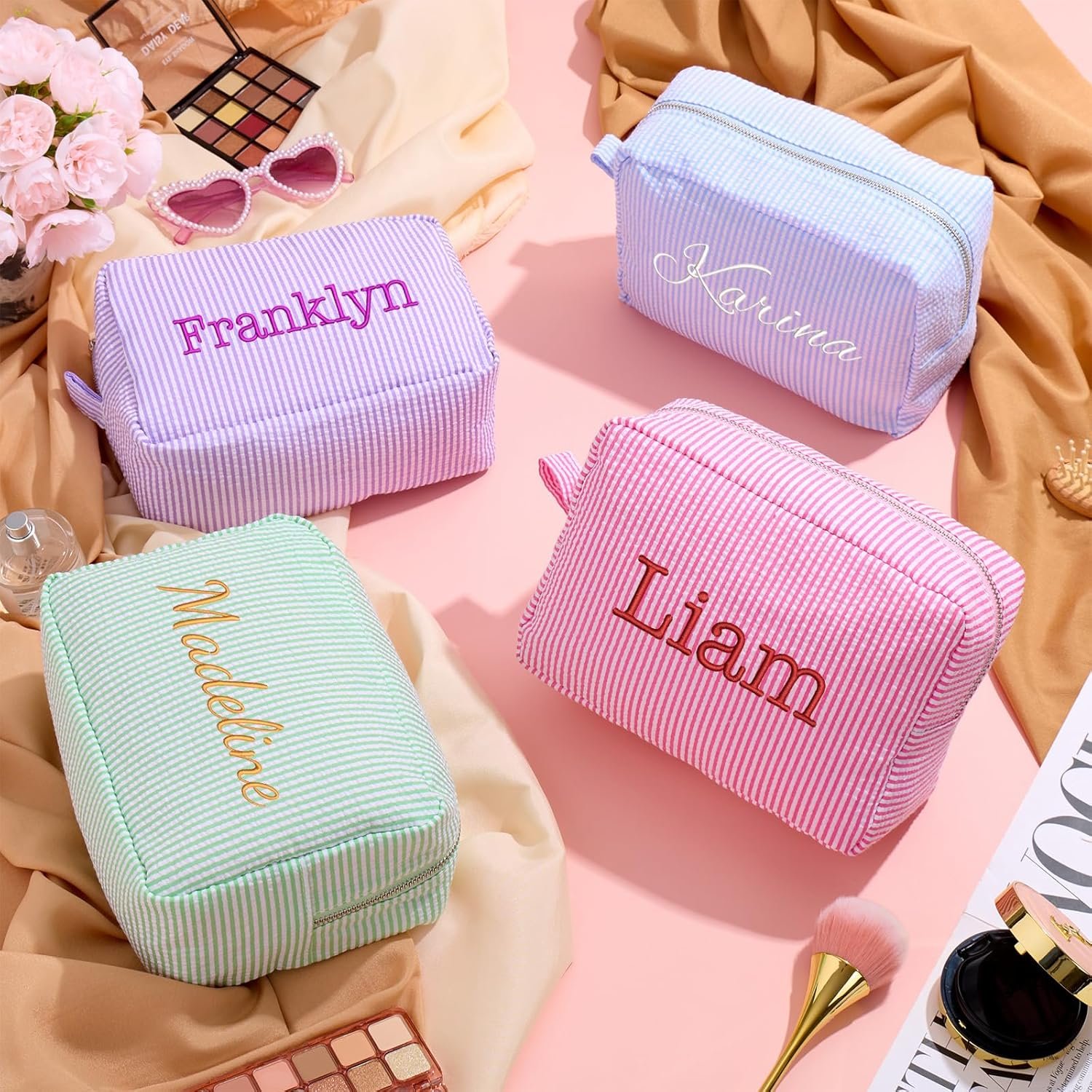Produttore Borse Cosmetiche Personalizzate con Logo Personalizzato e Nome Carine in Seersucker per Donne e Ragazze Borsa Viaggio Damigella Organizer Astuccio Motivo Carino Abbinabile Borse da Viaggio Marchio Bianco