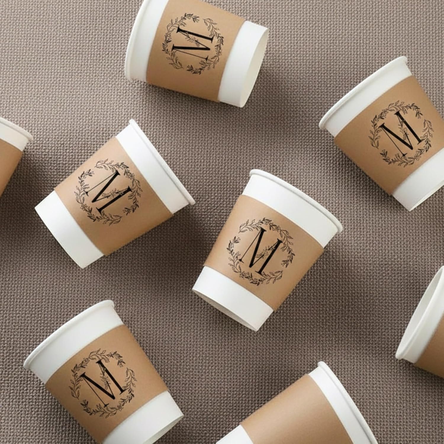 Copritazza con Logo Personalizzato in Carta Kraft Bianco Monouso – Isolanti per Bevande Calde e Fredde Marchio Bianco Ideali per Bar e Feste dal Fornitore (25, 50, 100)