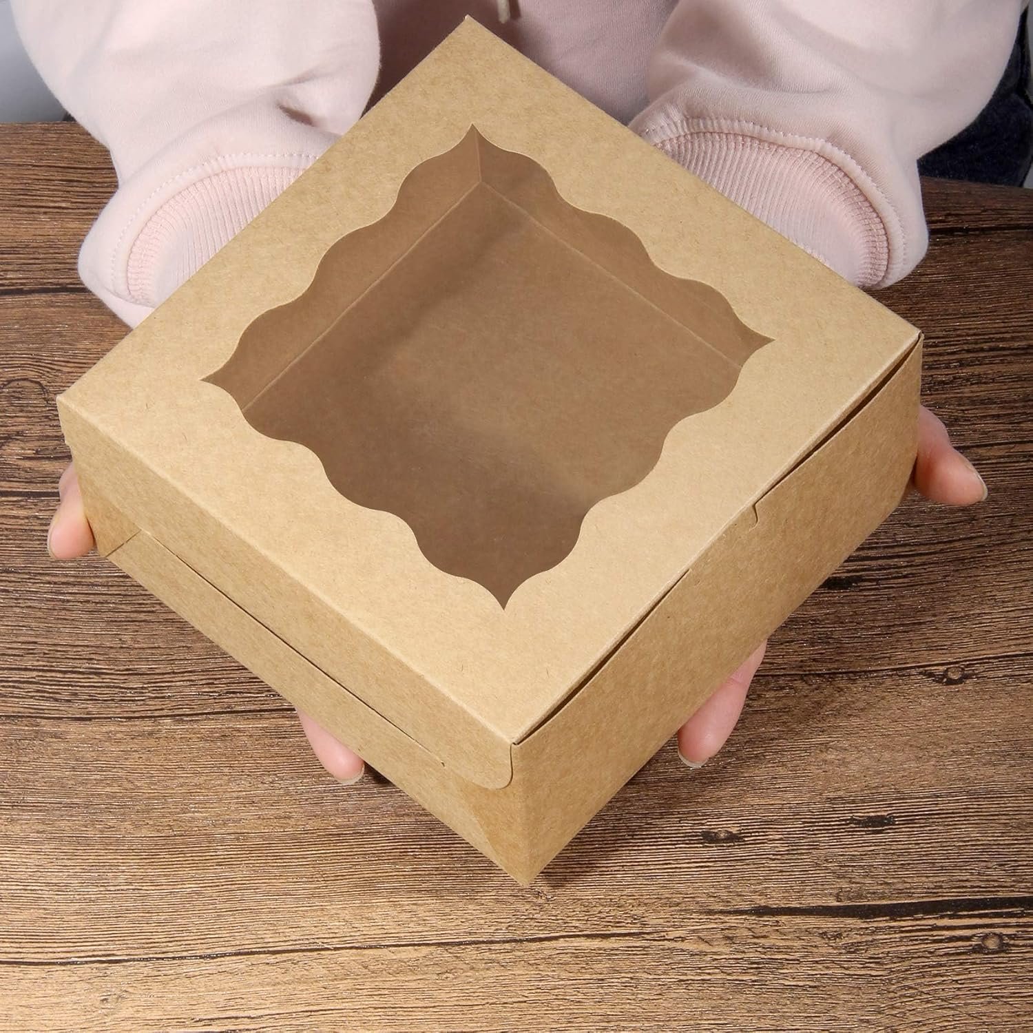 Marchio Bianco Scatole per Pasticceria con Finestra e Logo Personalizzato 60 pz 6 x 6 x 3 pollici Cartone Kraft Marrone dal Produttore