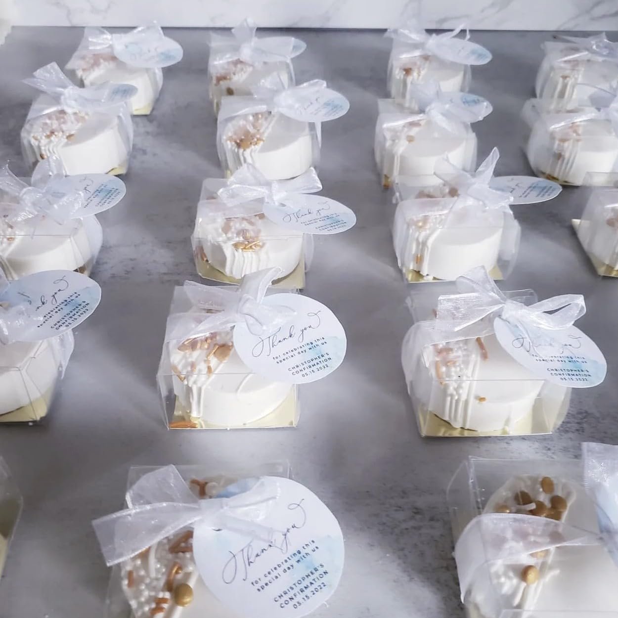 Produttore Scatole Trasparenti 50 pz Monoporzione 2.17 x 2.17 x 1.38 pollici per Biscotti Ore Ricoperti Cioccolato Stile Macaron con Logo Personalizzato Bomboniere Matrimonio Baby Shower Caramelle Cioccolato Donut Marchio Bianco Produttore Scatole Trasparenti 50 pz Monoporzione 2.17 x 2.17 x 1.38 pollici per Biscotti Ore Ricoperti Cioccolato Stile Macaron con Logo Personalizzato Bomboniere Matrimonio Baby Shower Caramelle Cioccolato Donut Marchio Bianco