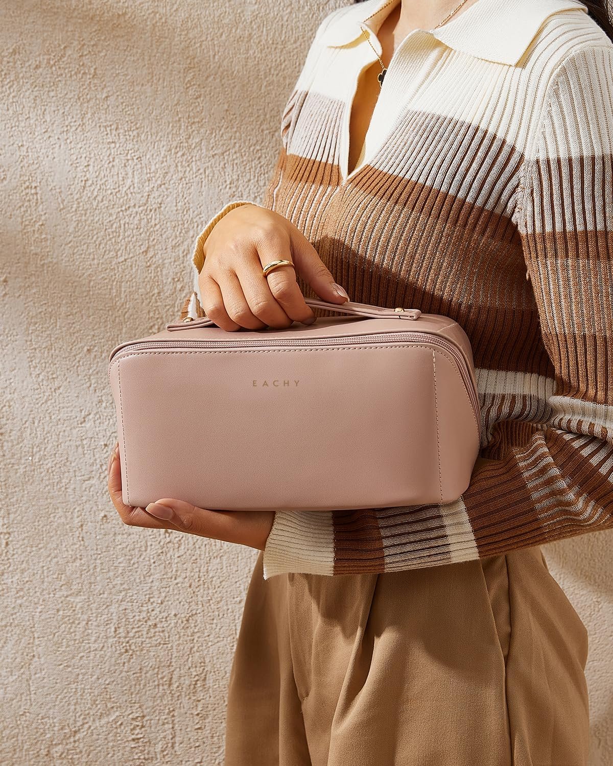 Produttore borse trucco da viaggio con logo personalizzato grande capacità cosmetica per donne impermeabile pelle PU apertura piatta marchio bianco