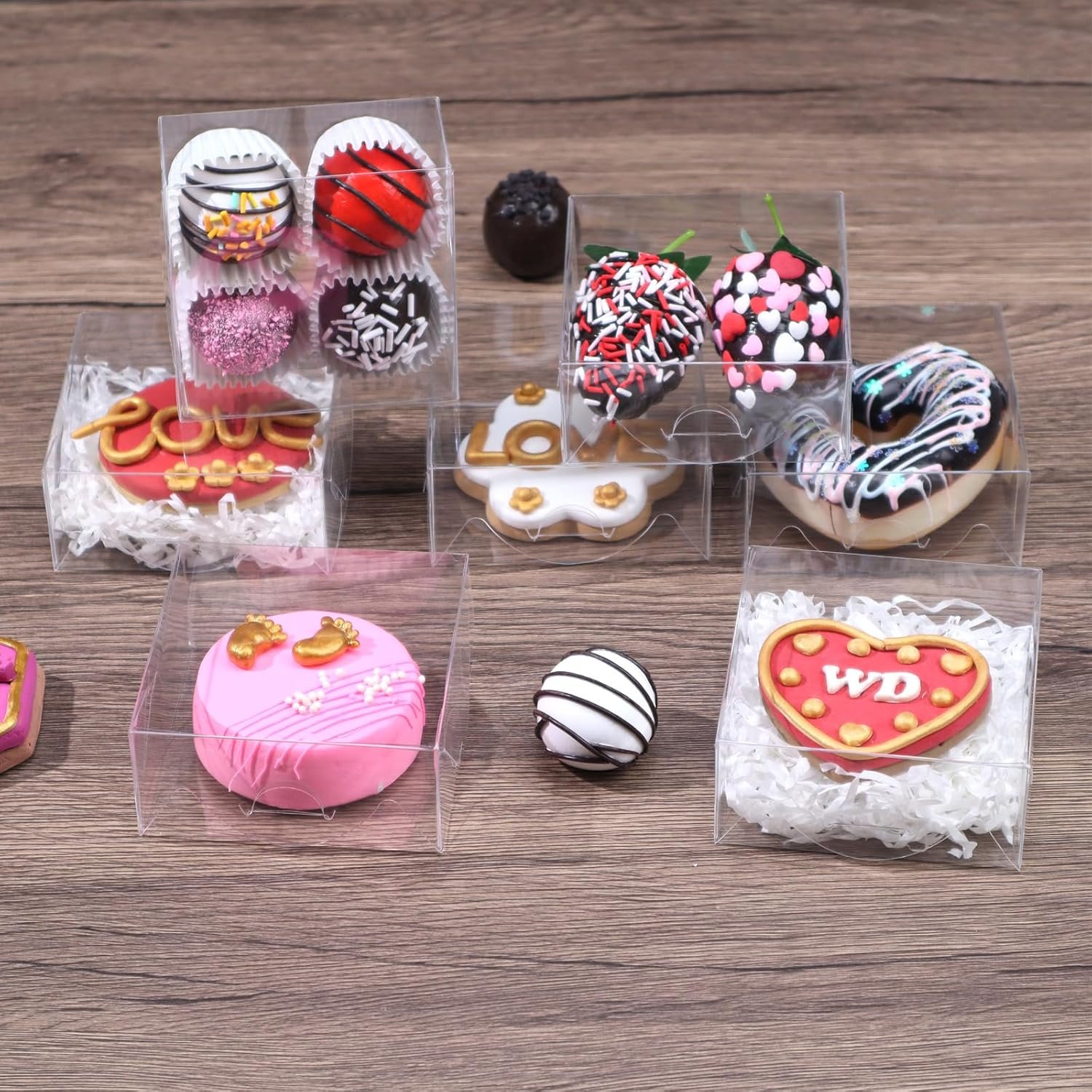 Fornitore Scatole Pasticceria Plastica Trasparente 50 pz 4x4x2 Pollici con Logo Personalizzato per Biscotti Ciambelle Sapone Tartufi Brownie Torte Fragole al Cioccolato Bomboniere Feste Matrimoni Marchio Bianco
