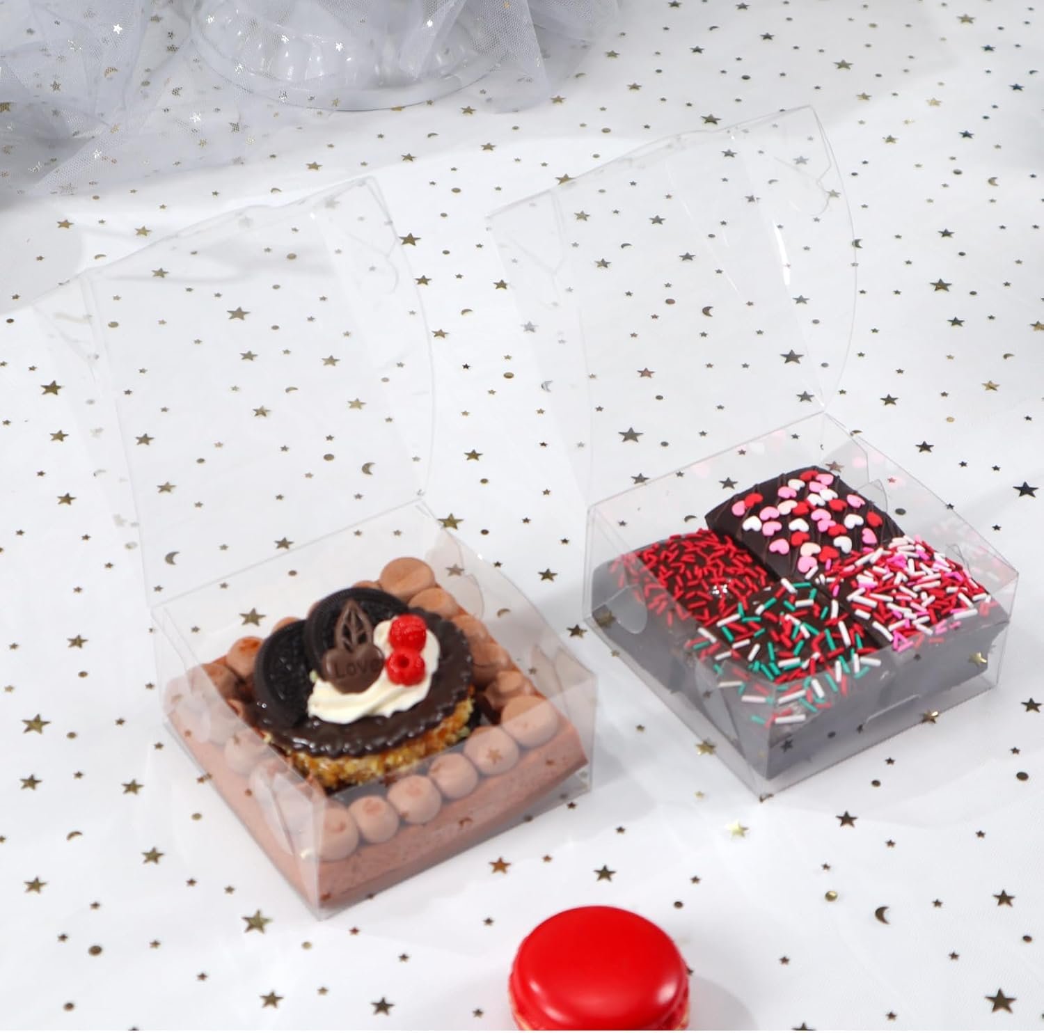 Fornitore Scatole Pasticceria Plastica Trasparente 50 pz 4x4x2 Pollici con Logo Personalizzato per Biscotti Ciambelle Sapone Tartufi Brownie Torte Fragole al Cioccolato Bomboniere Feste Matrimoni Marchio Bianco