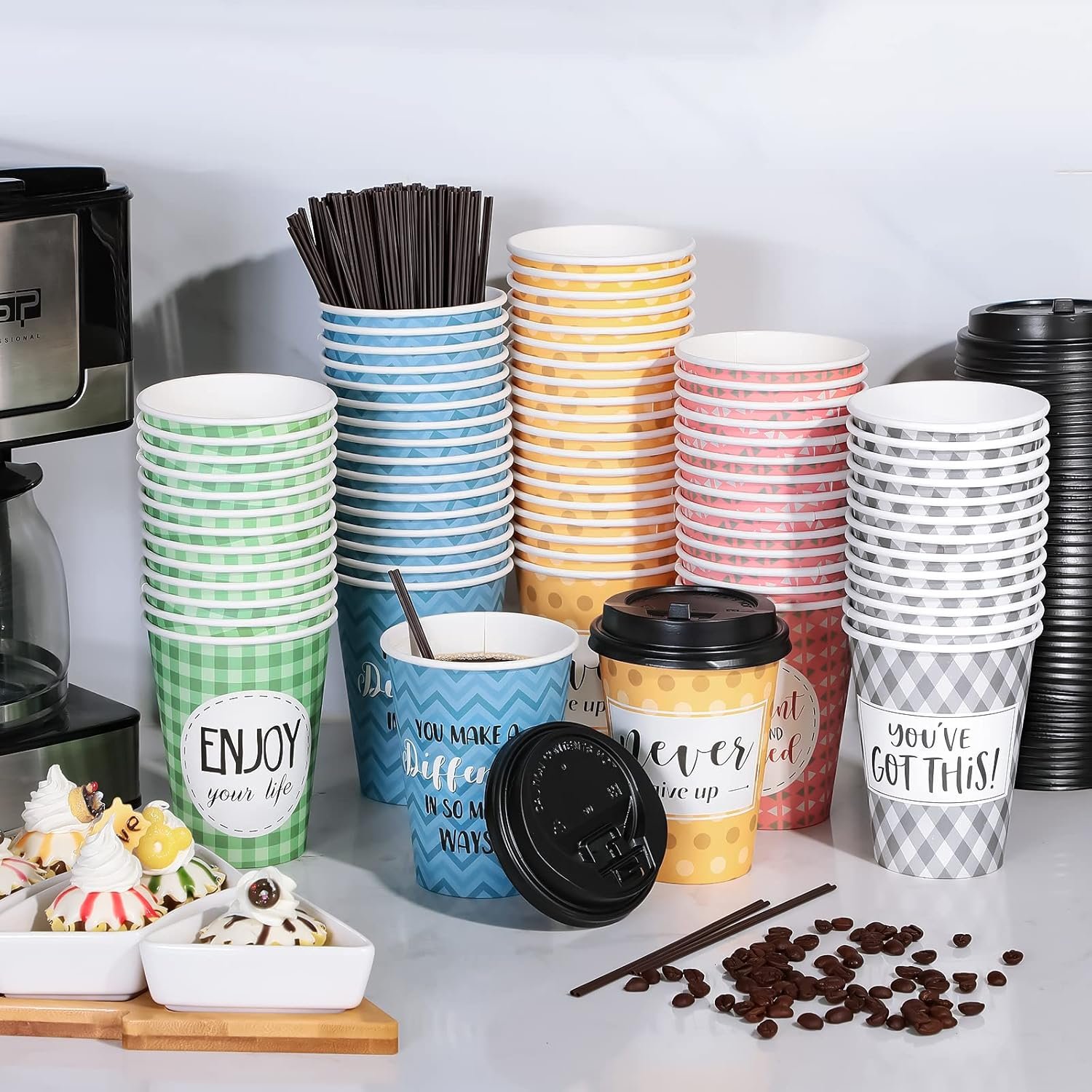 Marchio Bianco confezione da 100 bicchieri monouso caffè con coperchi cannucce carta motivazionali 6 citazioni design logo personalizzato acqua succo tè casa caffetteria 16 oz stile fresh produttore