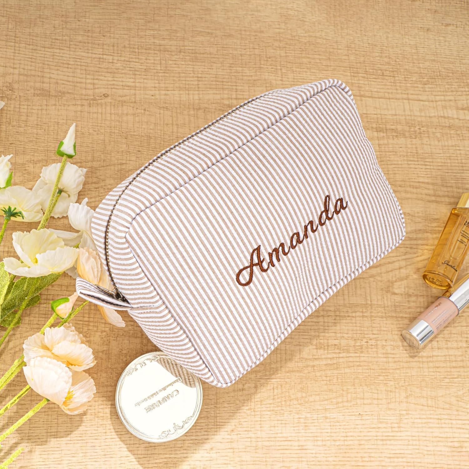 Produttore Borsa da Trucco Seersucker Preppy per Donne Ragazze Damigelle Marchio Bianco con Logo Personalizzato (Marrone)