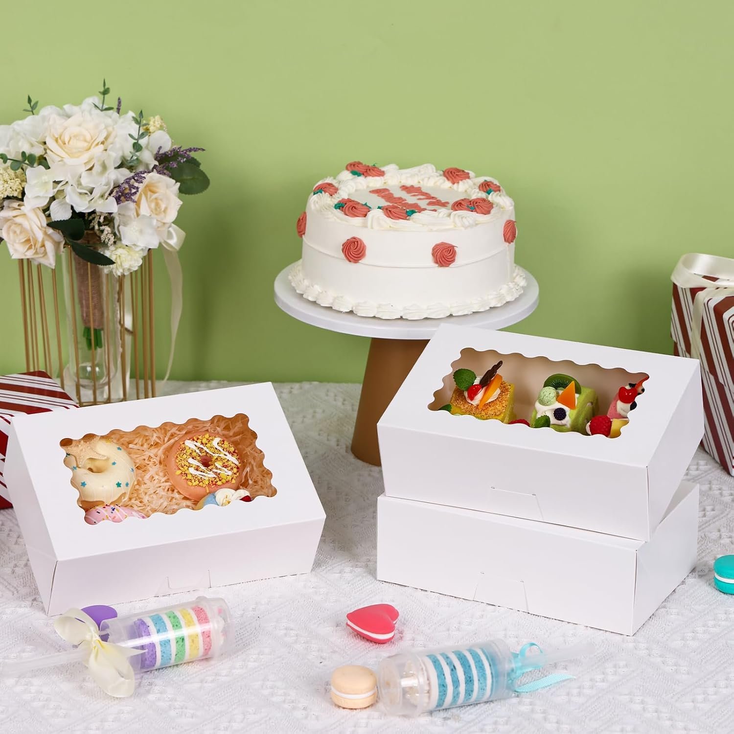 Produttore Scatole Biscotti con Finestra Logo Personalizzato 28 Pz 9x6x3 Pollici Bianche Marchio Bianco per Pasticceria Fragole Cioccolato Muffin Ciambelle