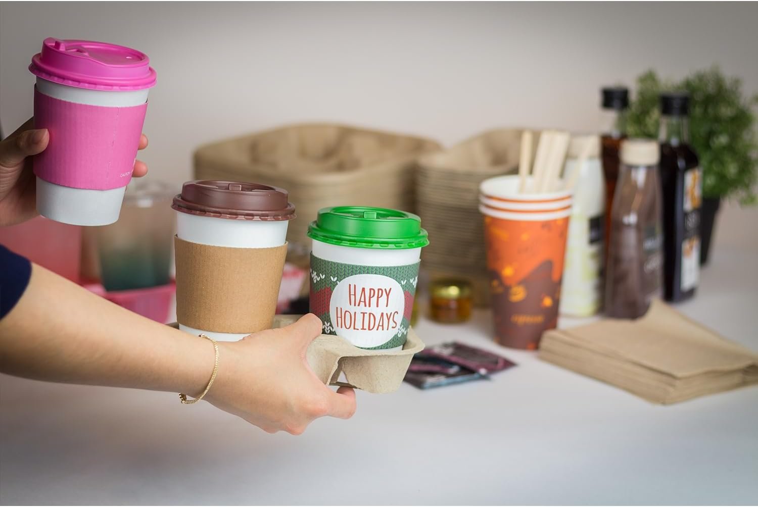 Logo Personalizzato Portabevande Monouso | Vassoio Fibra Sagomata 2 Tazze per Bicchieri 8-24 oz Confezione 600 | Marchio Bianco Fornitore