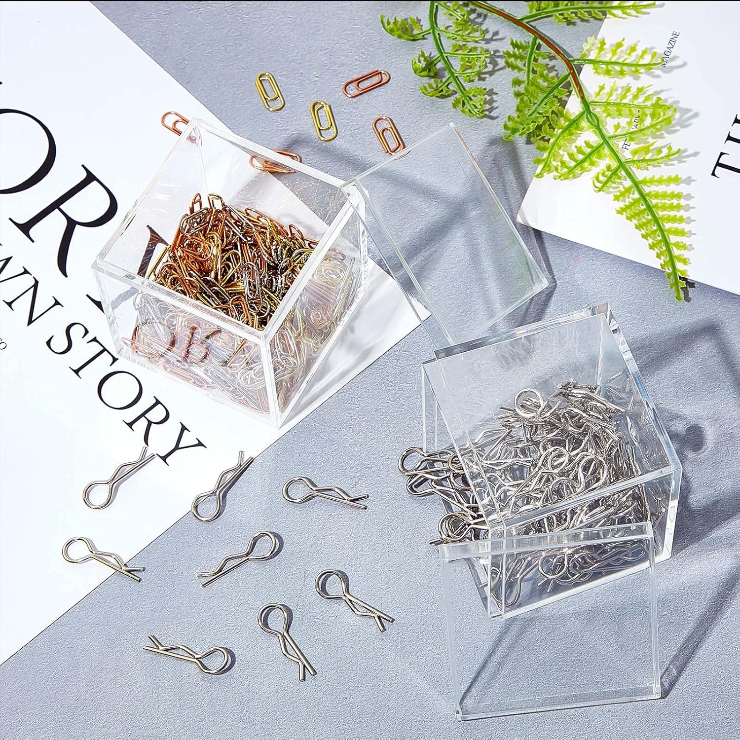 Logo Personalizzato 8 Pezzi Scatole Acrilico Trasparente con Coperchio Contenitori Cubo Mini per Caramelle Gioielli Bomboniera Pasqua, Marchio Bianco dal Produttore (6,6 x 6,6 x 6,6 cm Stile Classico)