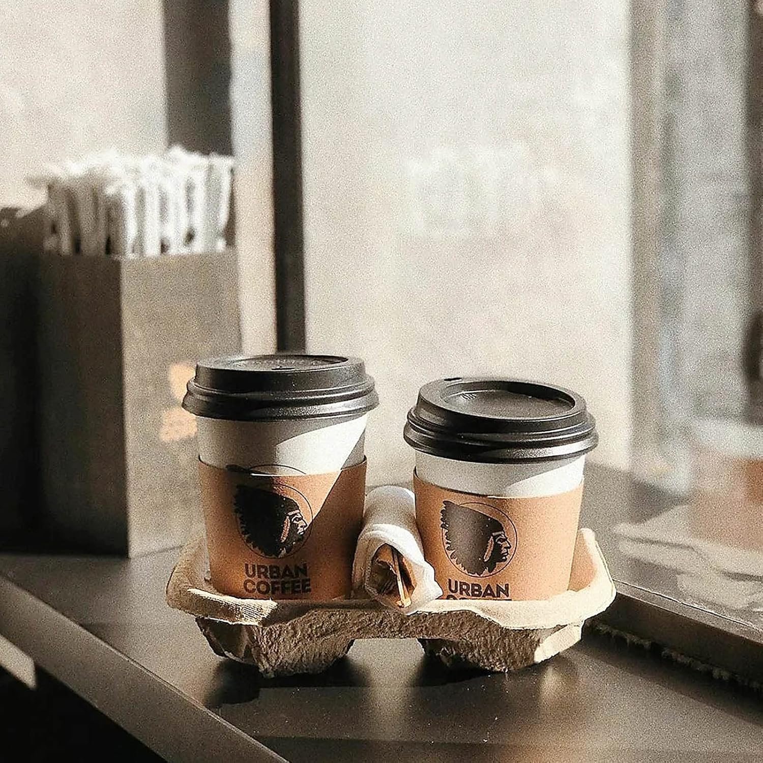 Marchio Bianco Confezione da 100 Vassoi Portabicchieri in Fibra di Polpa Biodegradabili per Tazze 8-24 oz con Logo Personalizzato per Bevande Calde o Fredde dal Produttore Ideali per Asporto e Consegne Cibo Auto