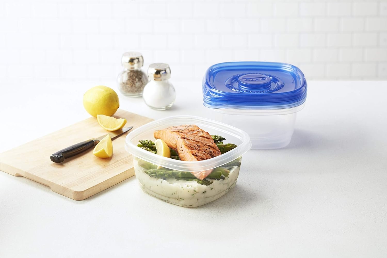 Contenitori Quadrati Alti per Alimenti con Logo Personalizzato e Coperchi in Plastica Libera da BPA per Preparazione Pasti e Pranzi con Marchio Bianco Chiusura a Tenuta Ermetica Idonei per Microonde e Lavastoviglie 42 Oz Confezione da 3 dal Produttore