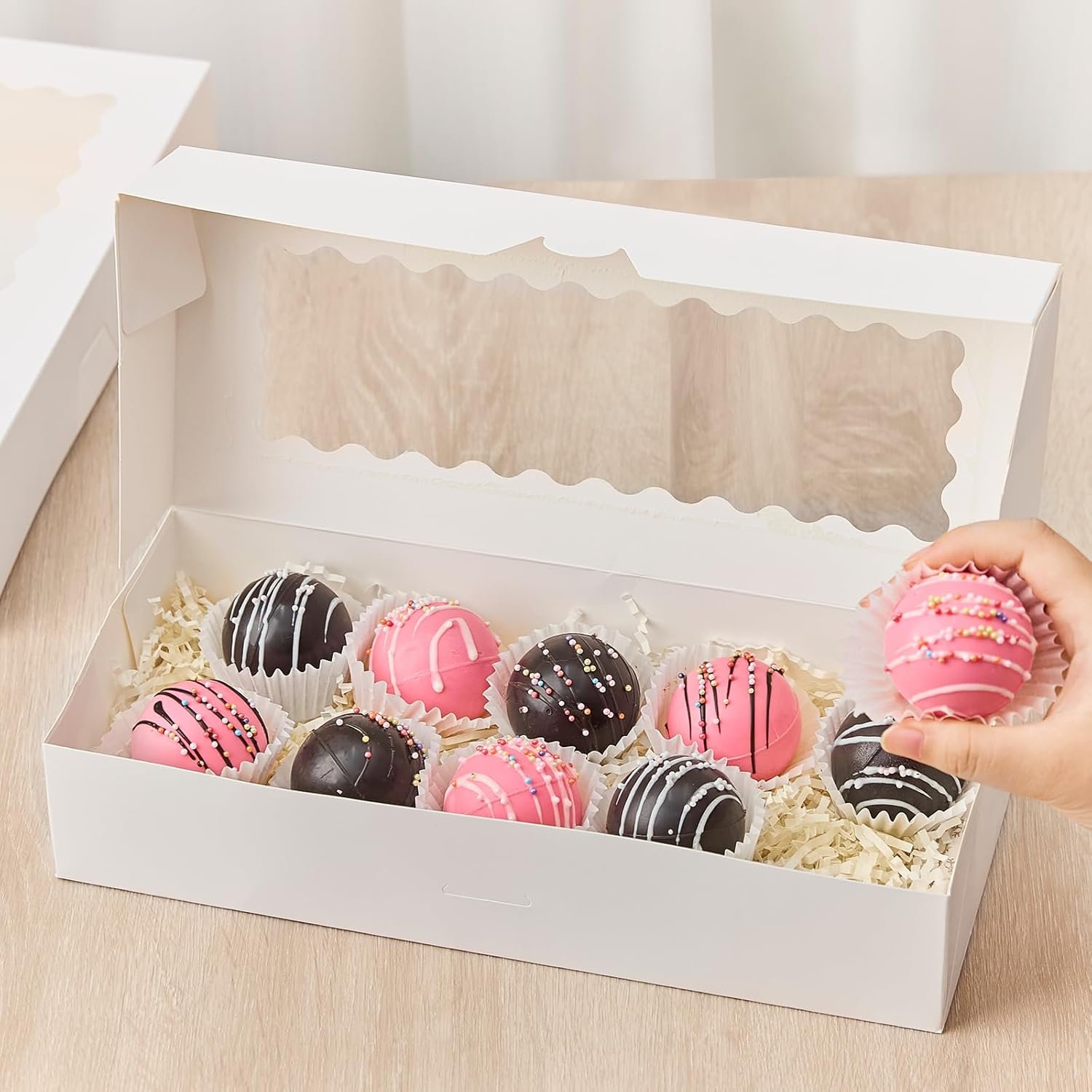 Logo Personalizzato Scatole per Biscotti con Finestra 20 Pezzi 12.5 x 5.5 x 2.5 Pollici Auto-Popup Pasticceria per Fragole Ricoperte di Cioccolato Bombe Cacao Caldo Paste Ciambelle Muffin Marchio Bianco dal Produttore