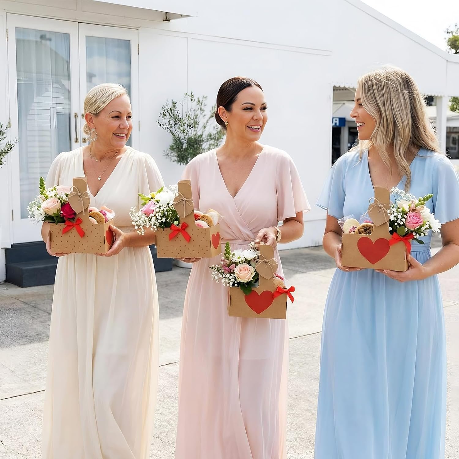 Marchio Bianco Portaporte monouso a cuore per 2 tazze con maniglia Festa della Mamma Logo Personalizzato portabicchieri per regali matrimonio caffè bevande consegna cibi Fornitore confezione 48 pezzi naturale