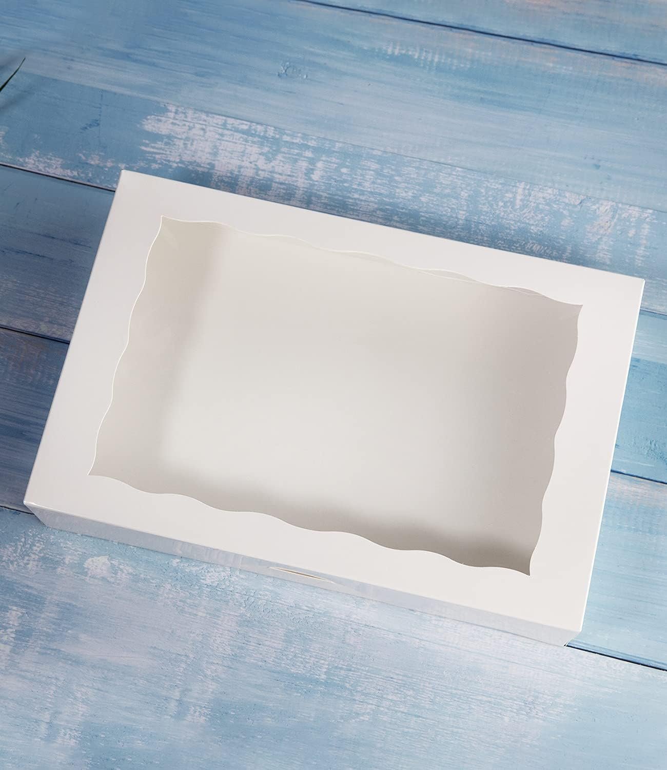 Marchio Bianco Scatole Pasticceria Bianche 12x8x2.5 Pollici Confezione 15 con Finestra per Ciambelle Muffins Donuts - Logo Personalizzato Auto-Pop Up Carta per Cioccolato Fragole Dolcetti dal Fornitore