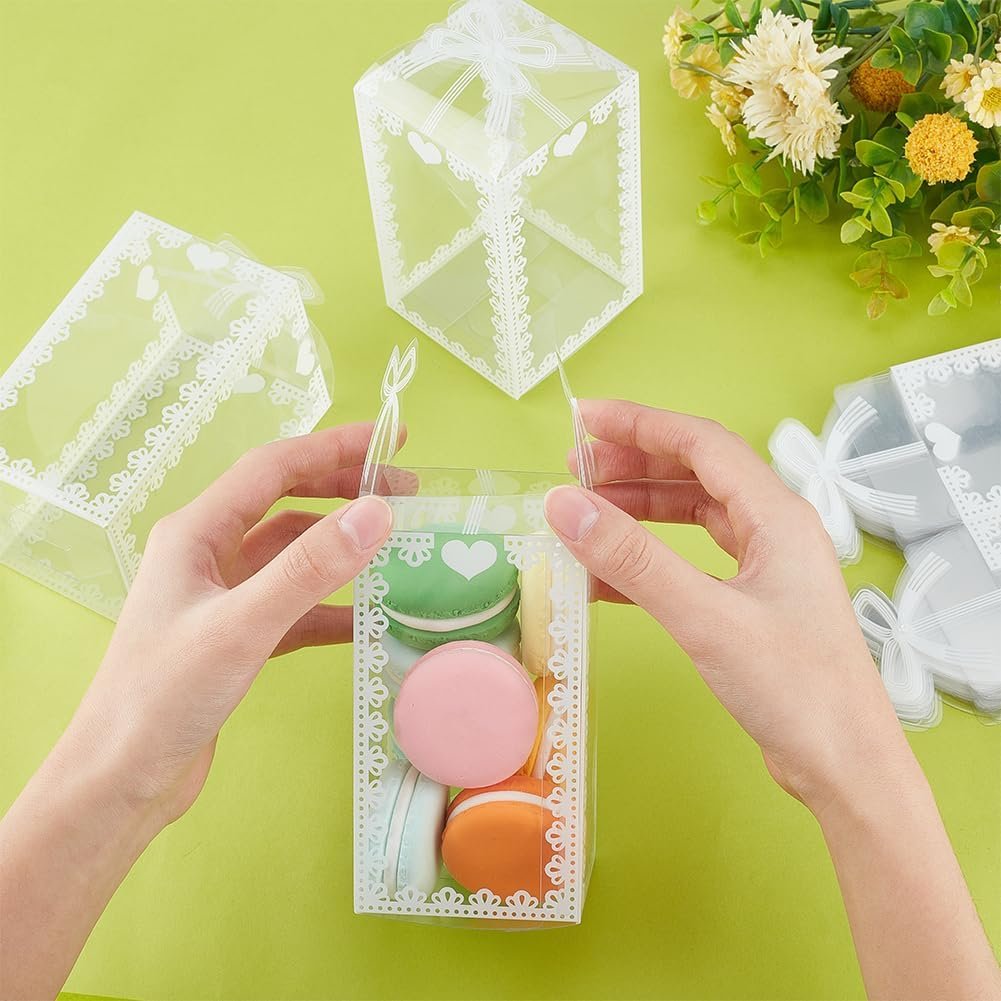 Produttore Scatole Regalo Trasparenti con Logo Personalizzato 60 pz 4,7x2,75x2,75 PVC con Fiocco e Pizzo Bianco per Caramelle Cioccolato Favori Matrimonio San Valentino Marchio Bianco