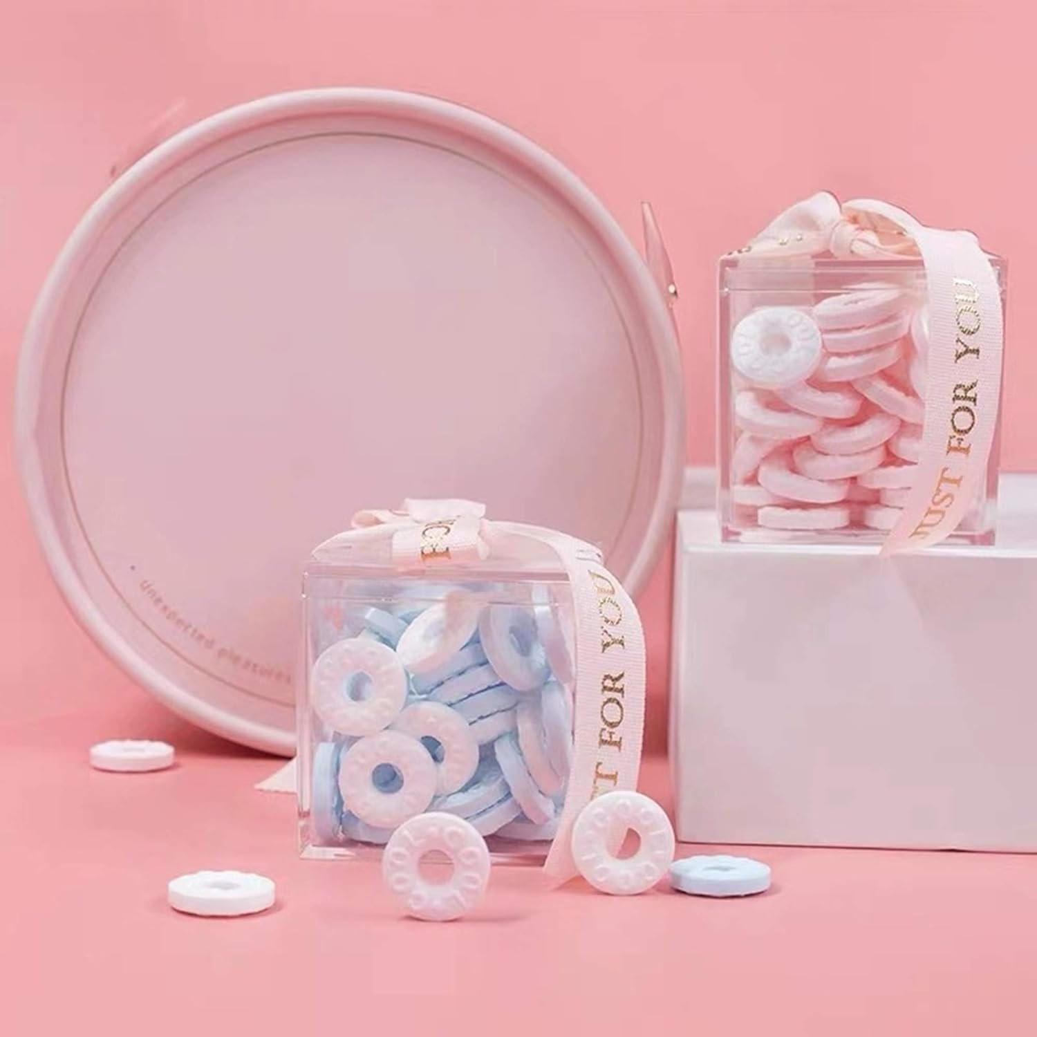 Produttore di Scatole in Acrilico Trasparenti Piccole con Coperchio 4 Pezzi Cubi Quadrati per Esposizione Gioielli Decorazioni Feste Marchio Bianco con Logo Personalizzato Produttore di Scatole in Acrilico Trasparenti Piccole con Coperchio 4 Pezzi Cubi Quadrati per Esposizione Gioielli Decorazioni Feste Marchio Bianco con Logo Personalizzato