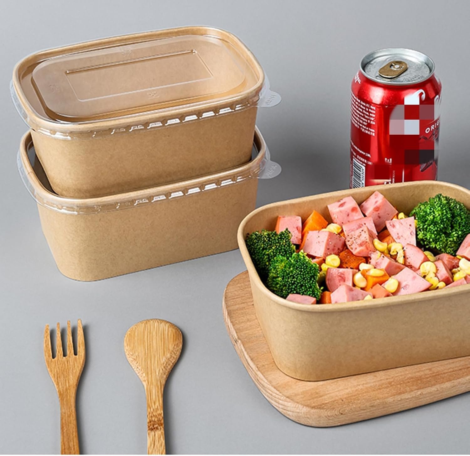Marchio Bianco Confezione da 50 Contenitori Meal Prep Carta 25oz con Coperchi Logo Personalizzato Monouso Kraft Impilabili Resistenti all'Olio Ciotole Insalata Asporto Picnic Feste Fornitore Sicuri Microonde Congelatore